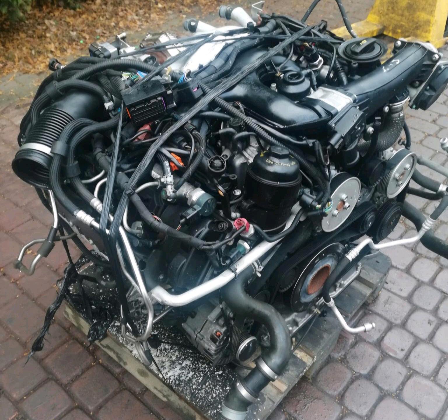 Porsche Panamera (970) 3.0L V6 TDI Engine - Image 4