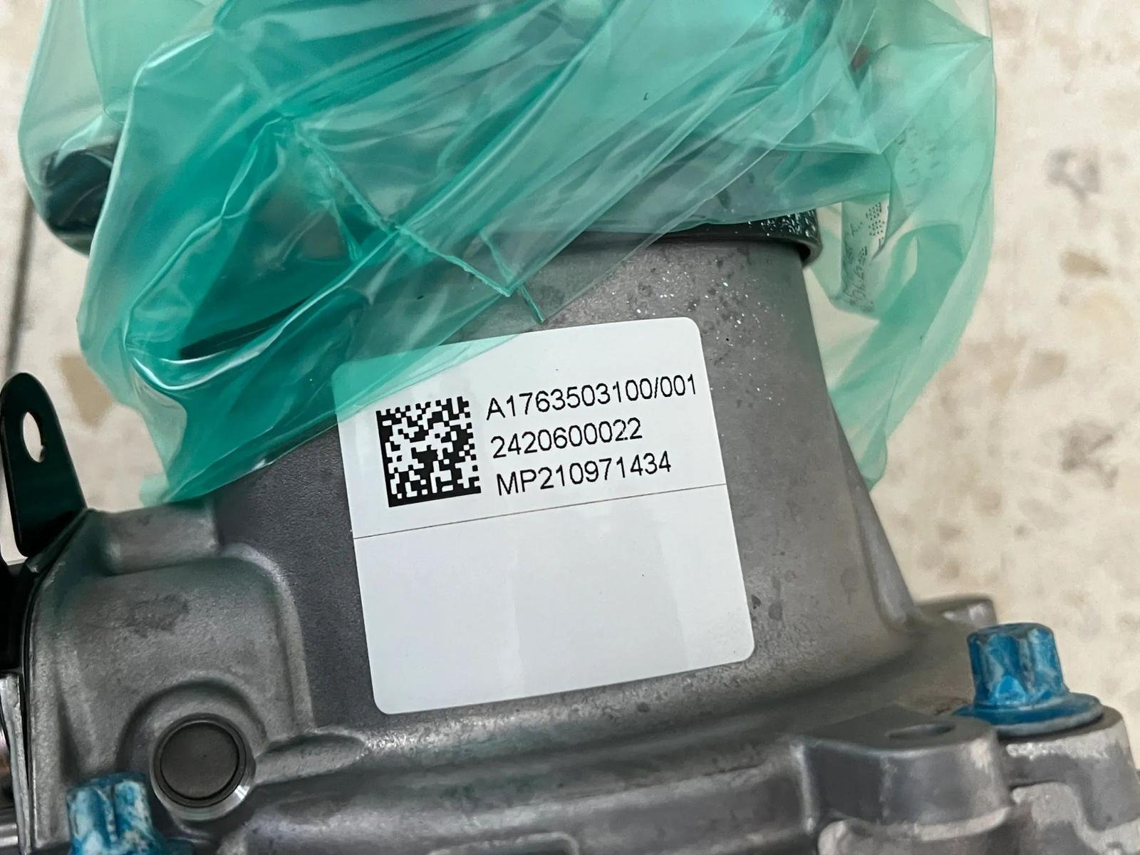 Mercedes-Benz Rear Axle Transmission Assembly - Image 6