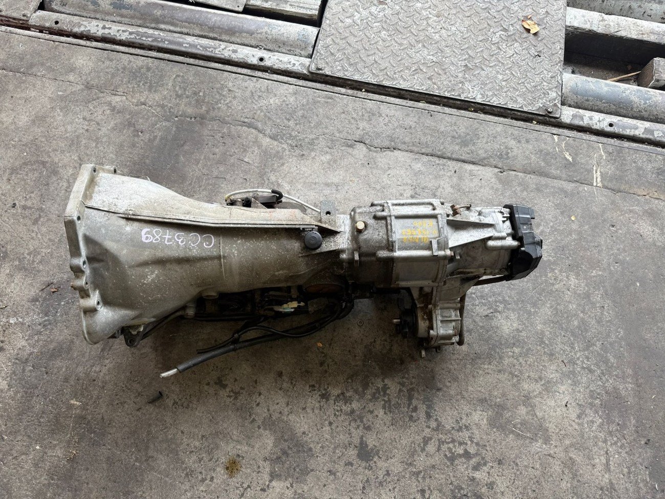 W124 300E/TE 4MATIC Transmission - Image 14