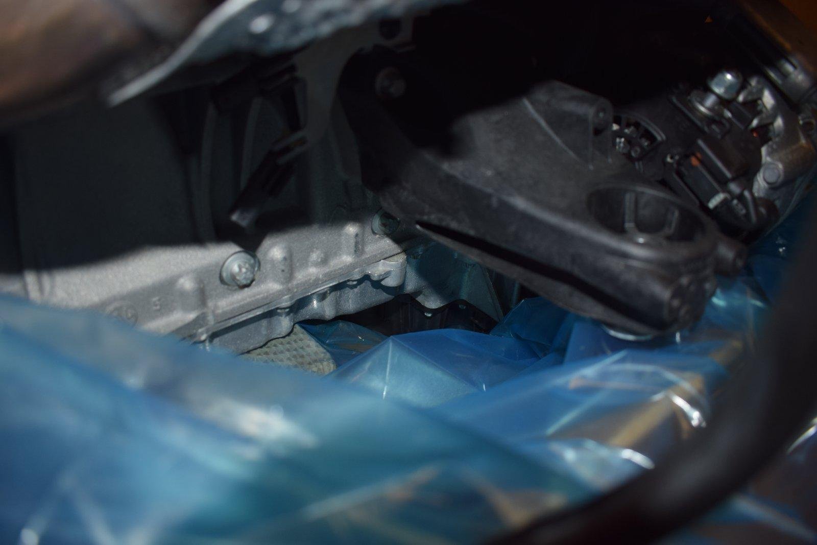 Mercedes S-Class 350d Engine - Image 7