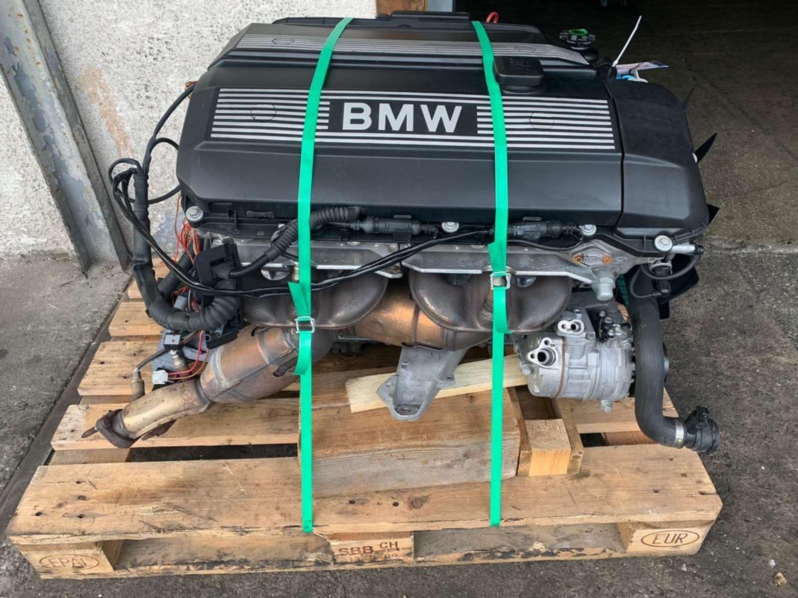 BMW M54B30 3.0L Engine - Complete Low-Mileage