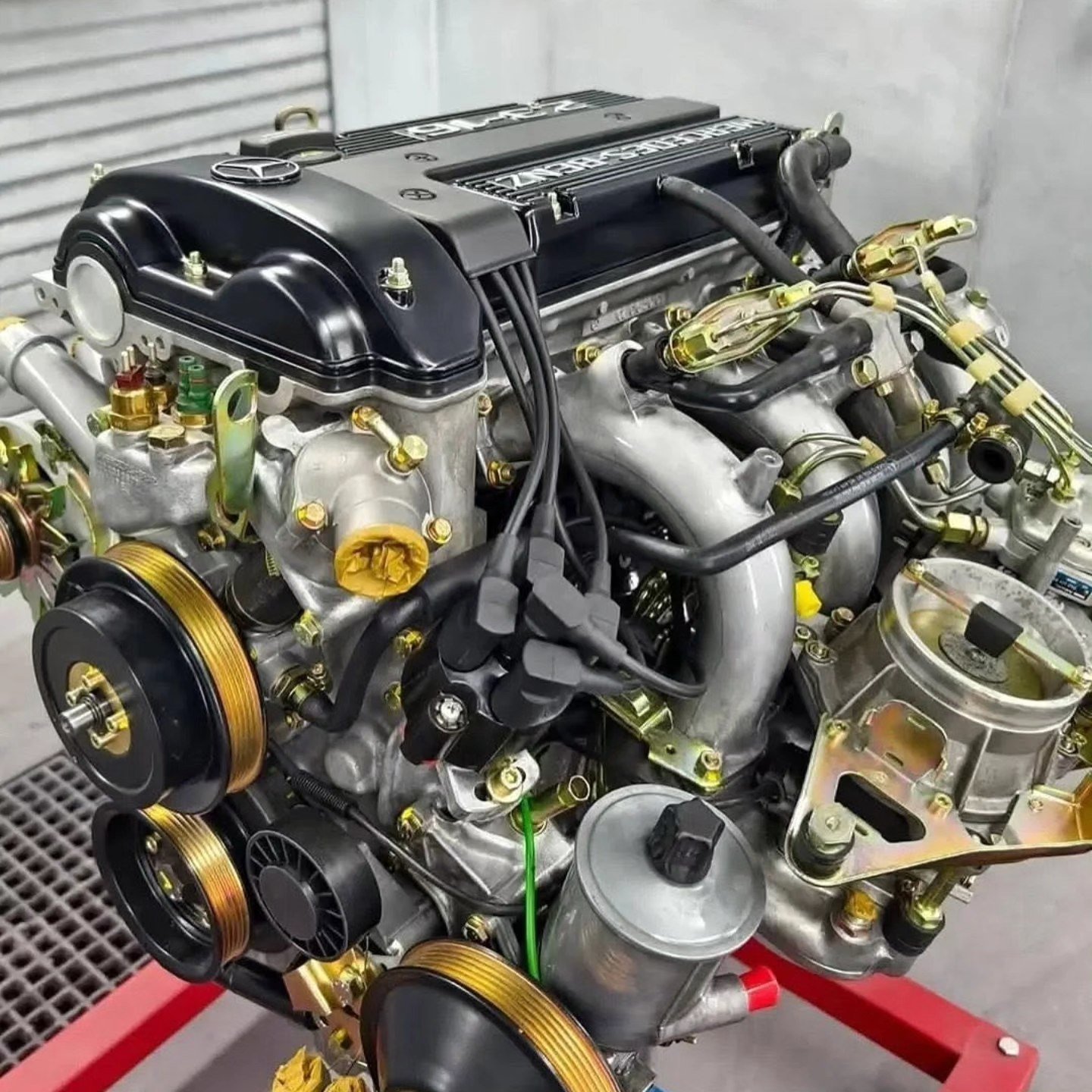 Mercedes-Benz M102 2.3 16 Cosworth Engine