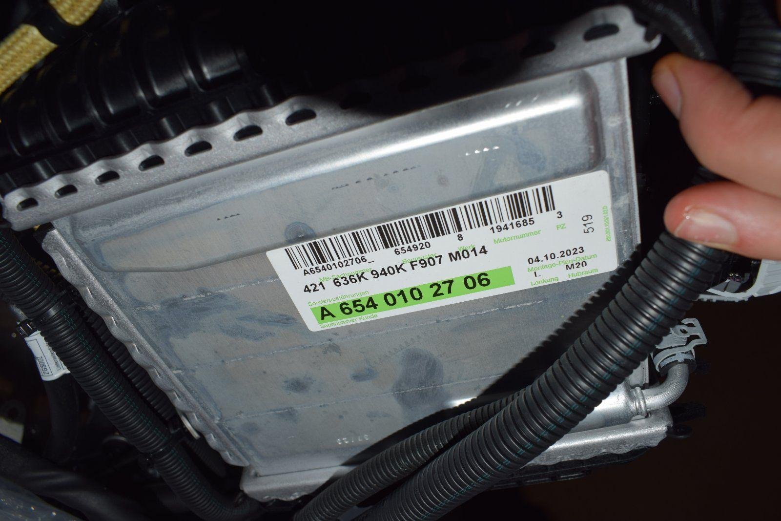 Mercedes Sprinter W907 Engine - Image 6