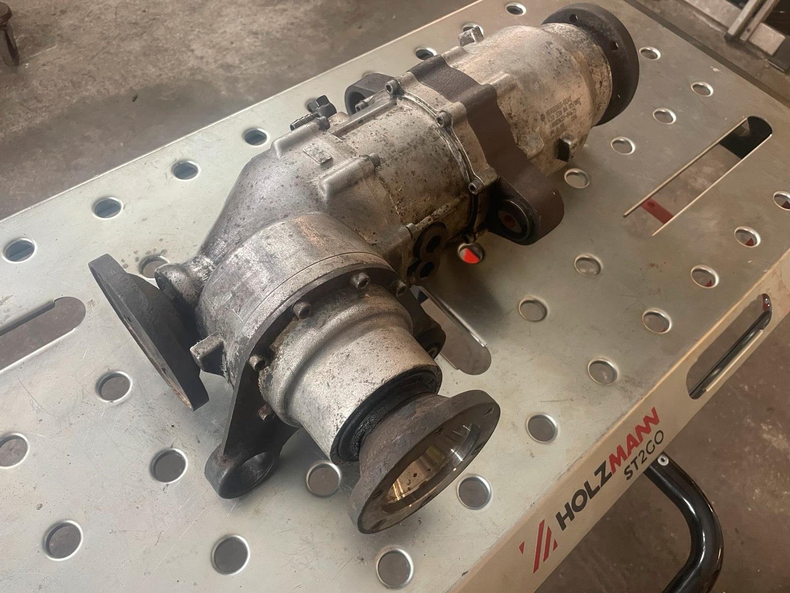 Mercedes-Benz W639 Vito / Viano Front Axle Differential