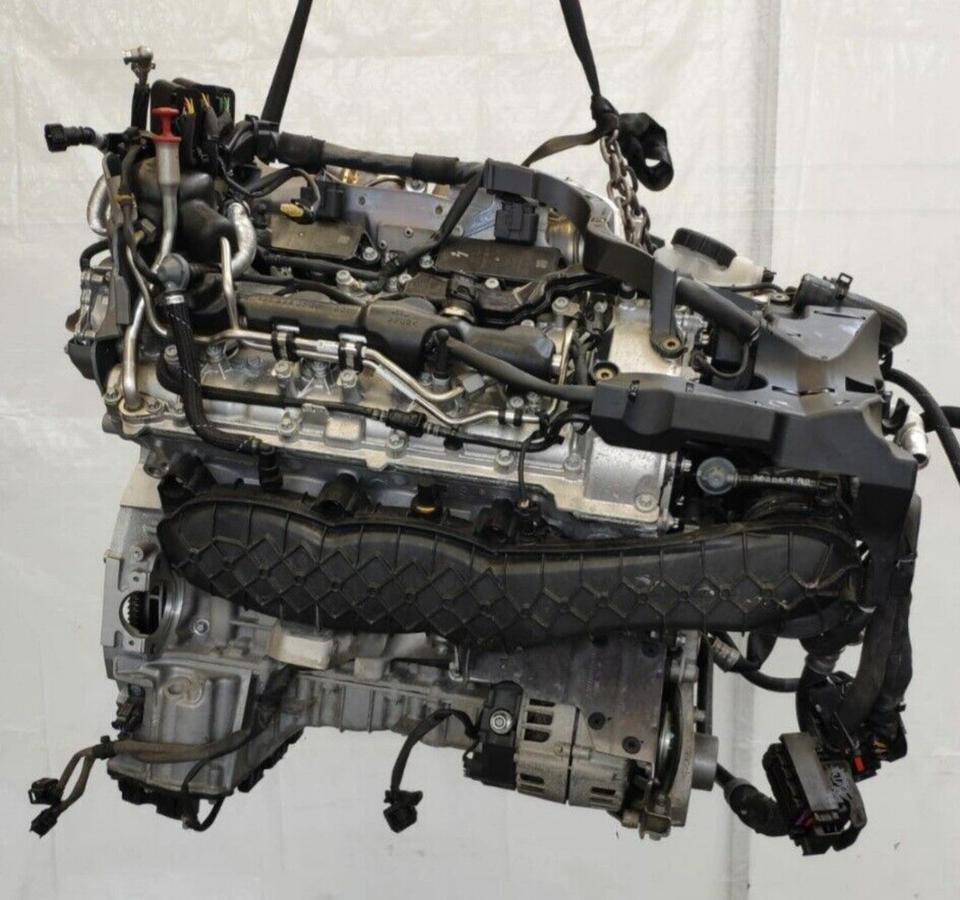 Mercedes GLC 63 AMG Engine - Image 5