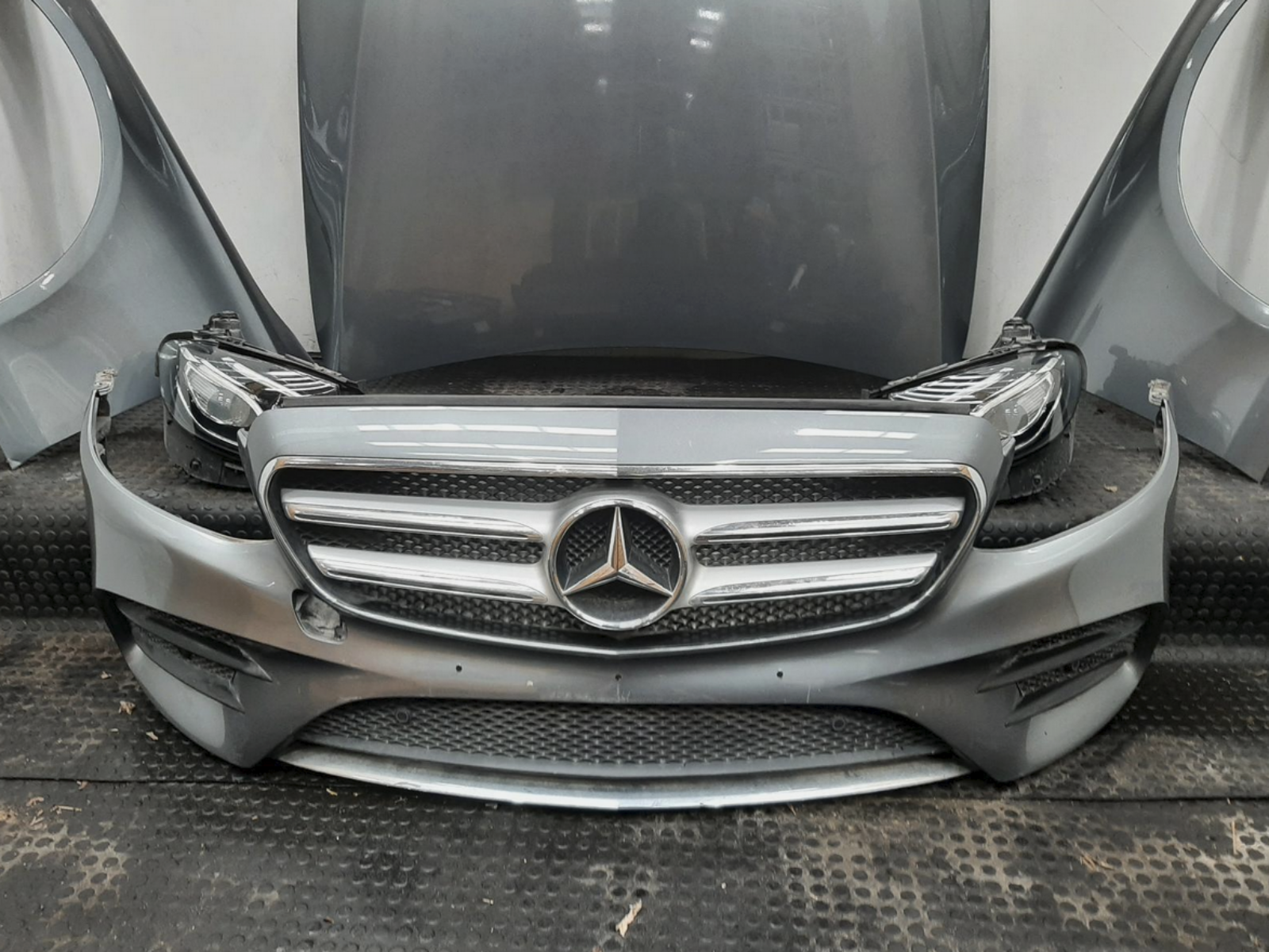 Mercedes‑Benz W213 E220d AMG Front Package