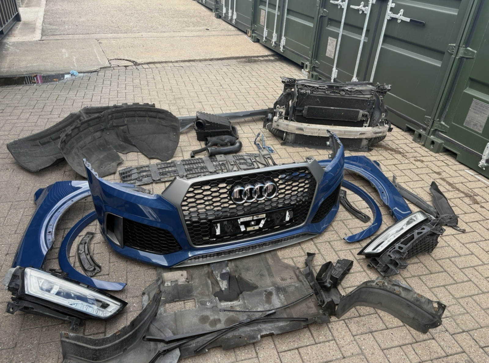 Audi RSQ3 Front Package